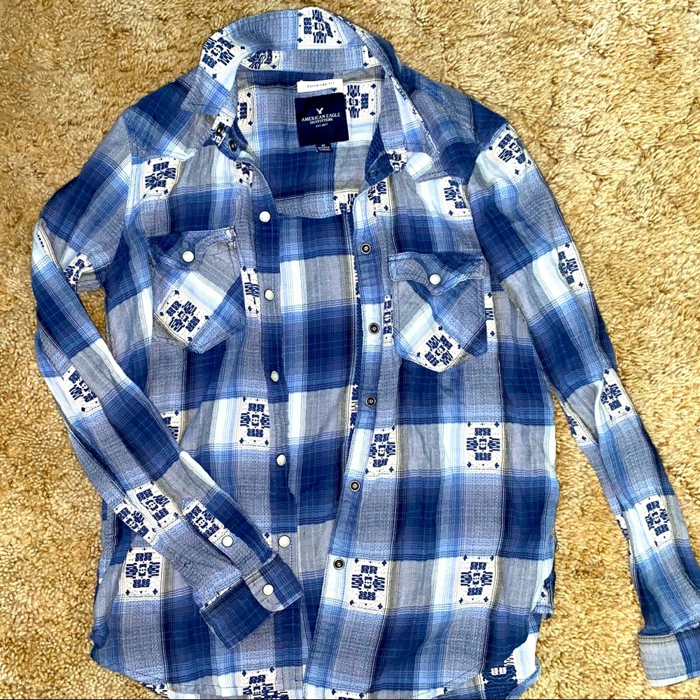 Comfy American Eagle button-up